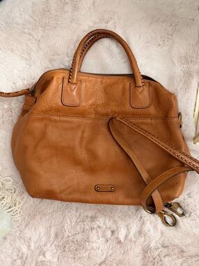 Frye Classic Tan Leather Satchel Shoulder Bag. 💯 Authentic.